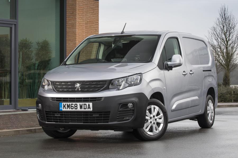  Peugeot Partner LWB 2018 года  (UK) (фото 11 из 14)